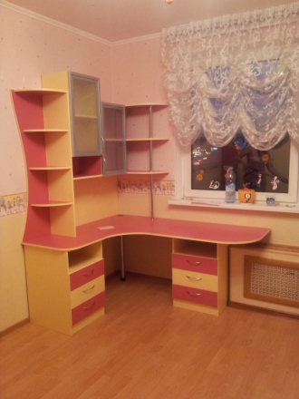 Комплект мебели для детской комнаты с откидной кроватью